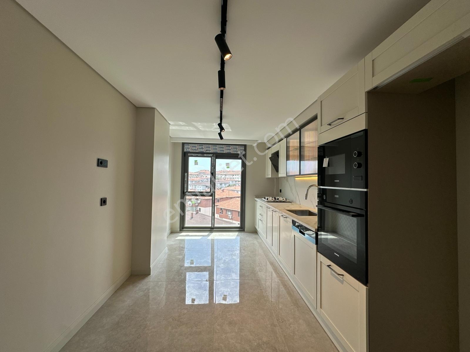 Validebağ Sitesi Önü Açık 3 Cepheli Satılık 3+1 Video Mevcut - Görsel 7