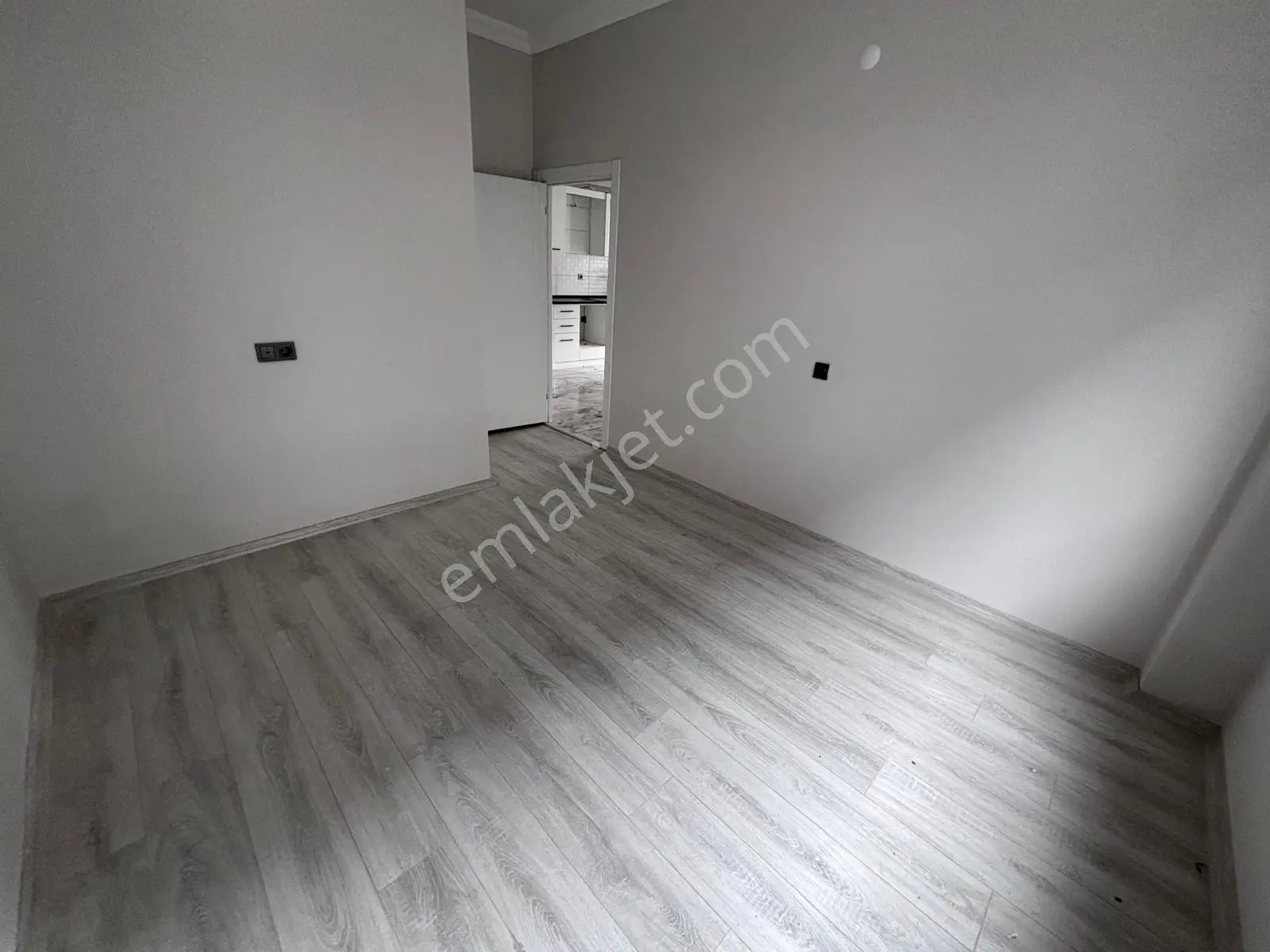 Çorum Özejder Sosyal Bilimler Lisesi Yanında Kiralık 2+0 Daire - Görsel 5