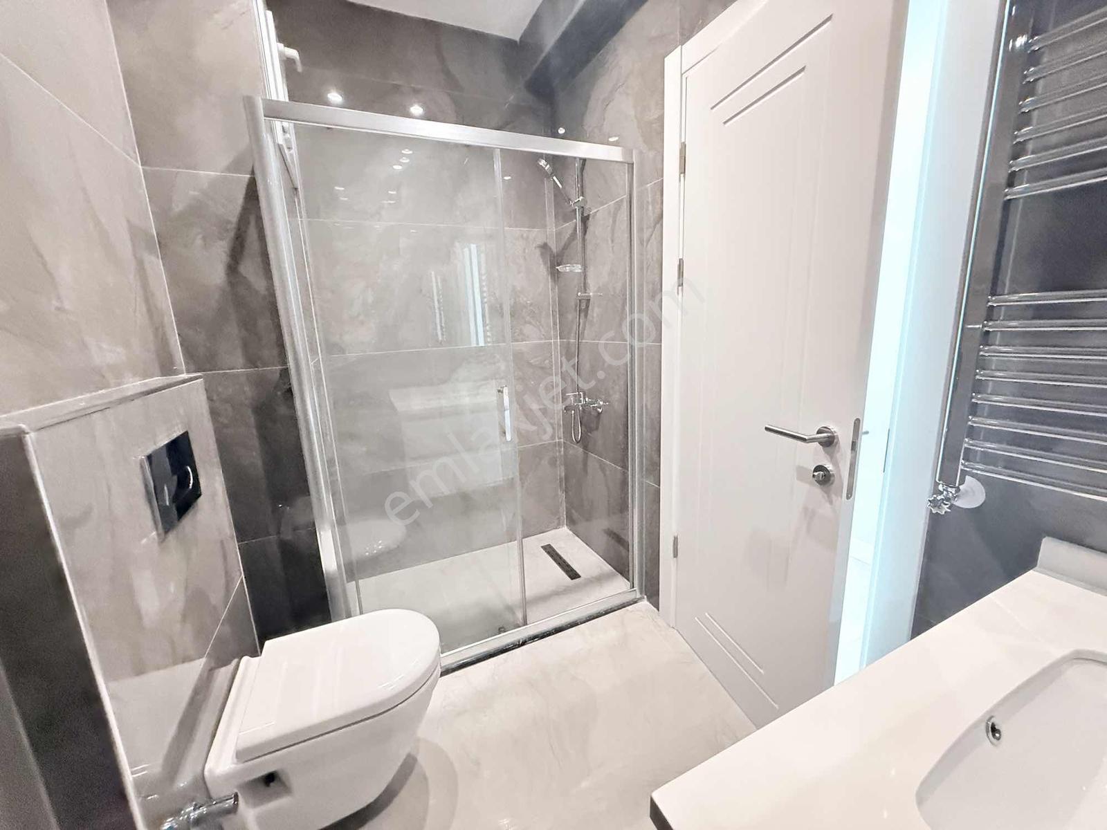 Caddebostan'da Sahile Yakın Satılık 3+1 Daire Balkon E.banyo - Görsel 28