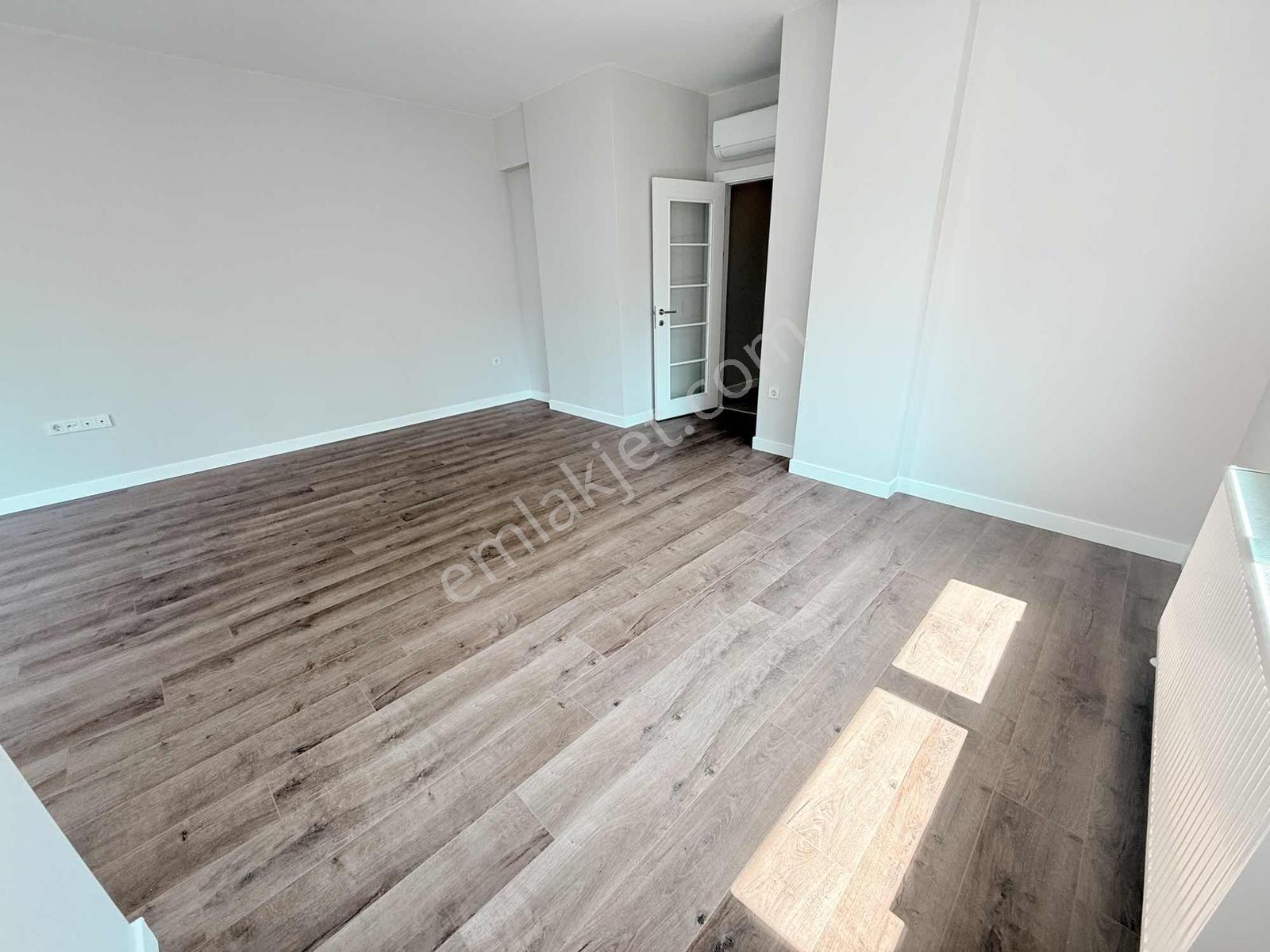 Caddebostan'da Sahile Yakın Satılık 3+1 Daire Balkon E.banyo - Görsel 8