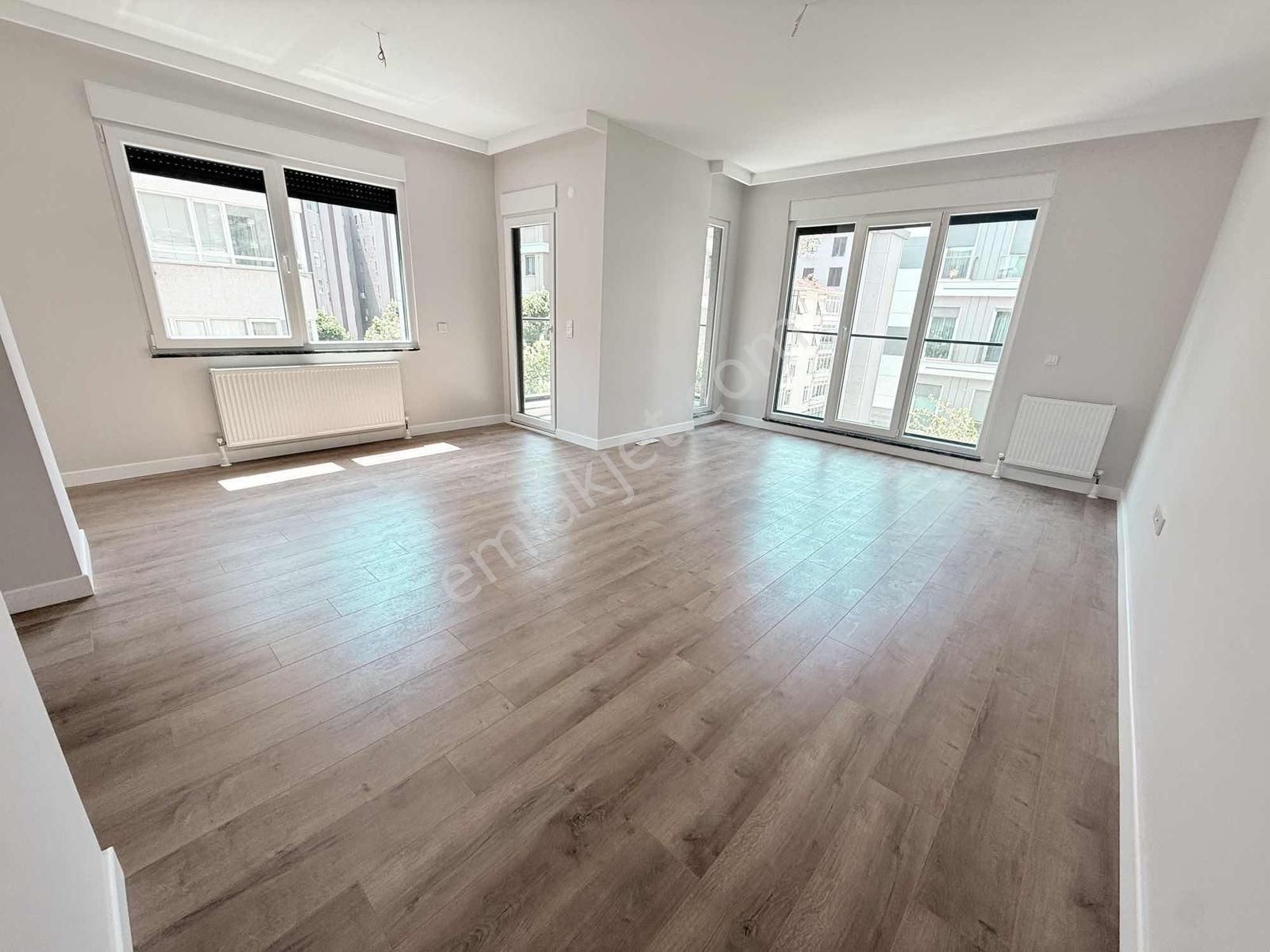 Caddebostan'da Sahile Yakın Satılık 3+1 Daire Balkon E.banyo - Görsel 6