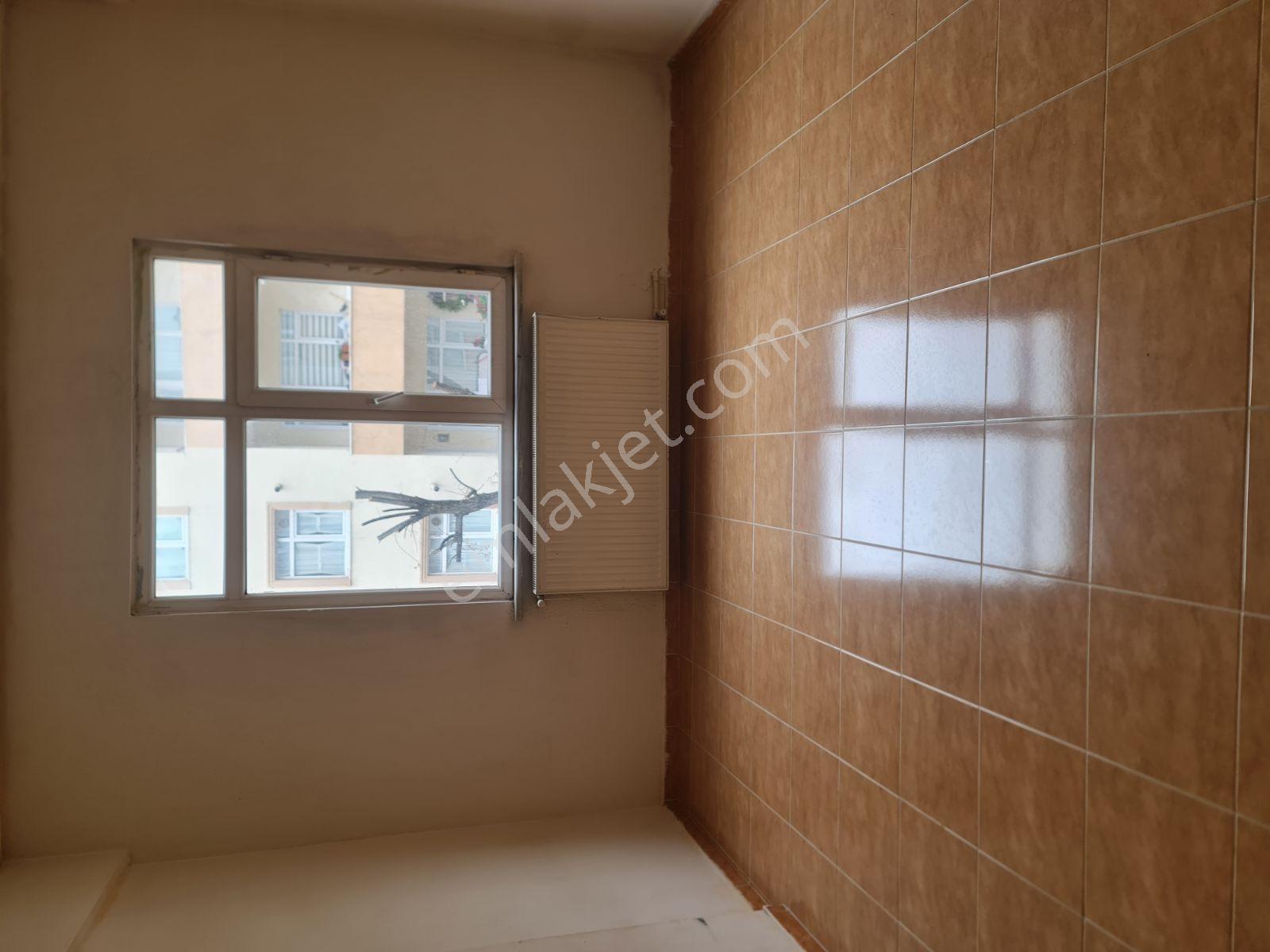 Demokrasi Caddesi Üzerinde 2+1 Kiralık Daire - Görsel 6