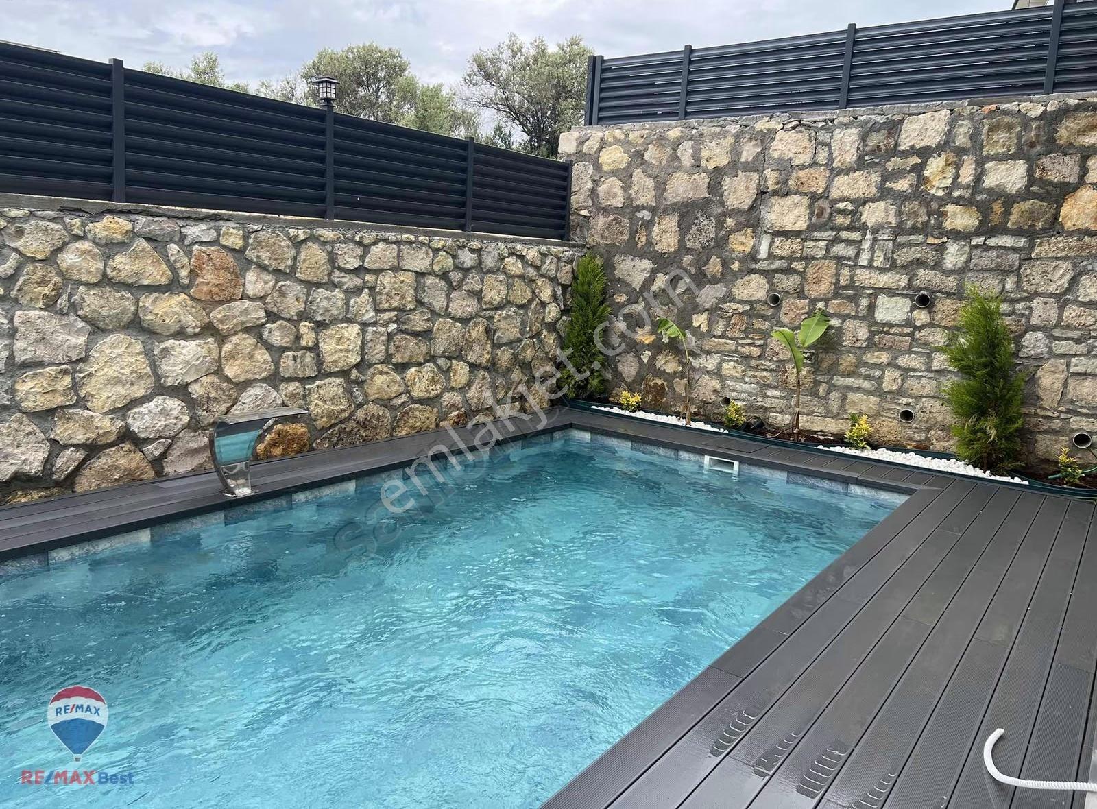 37 Yeni Foça'da 4+1 Triplex Özel Havuzlu Satılık Villa - Görsel 19