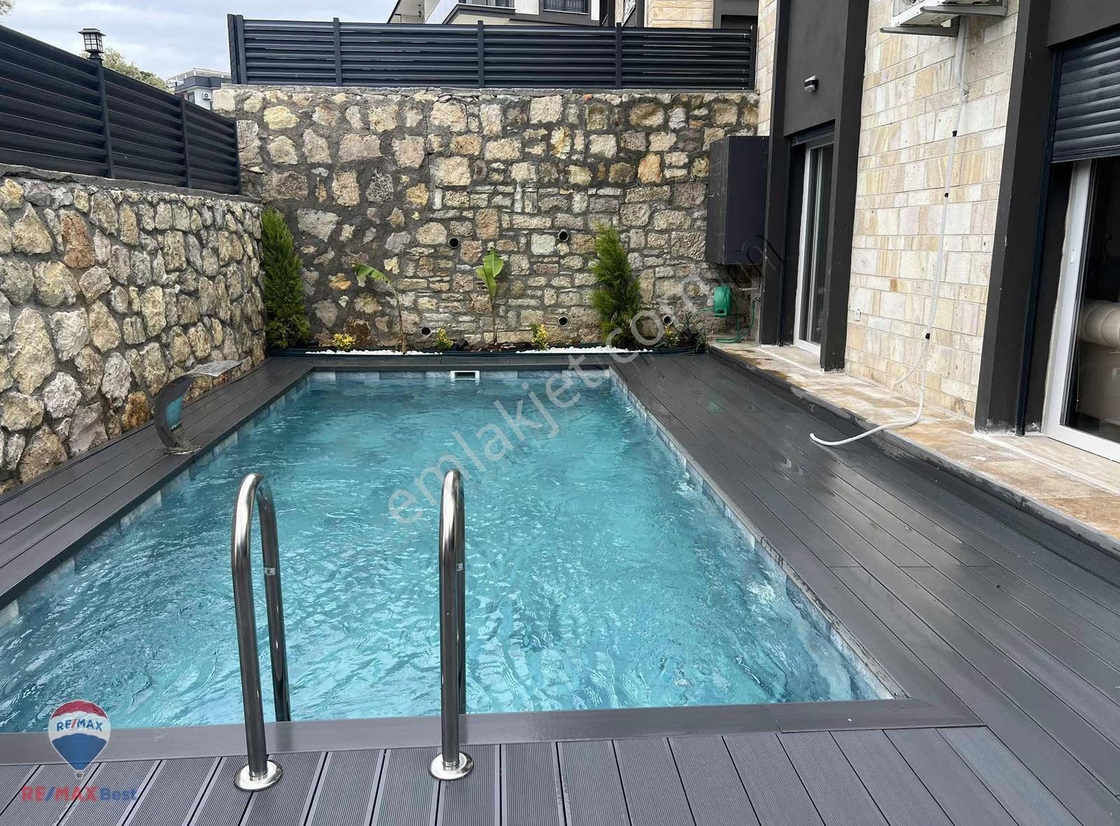 37 Yeni Foça'da 4+1 Triplex Özel Havuzlu Satılık Villa - Görsel 20