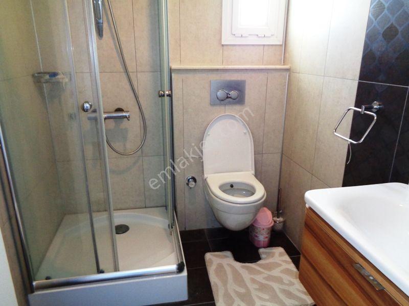 Alaçatı Port Yolu Üzerinde Kiralık Havuzlu Sitede Tek Müstakil 3+1 Lüks Villa - Görsel 30