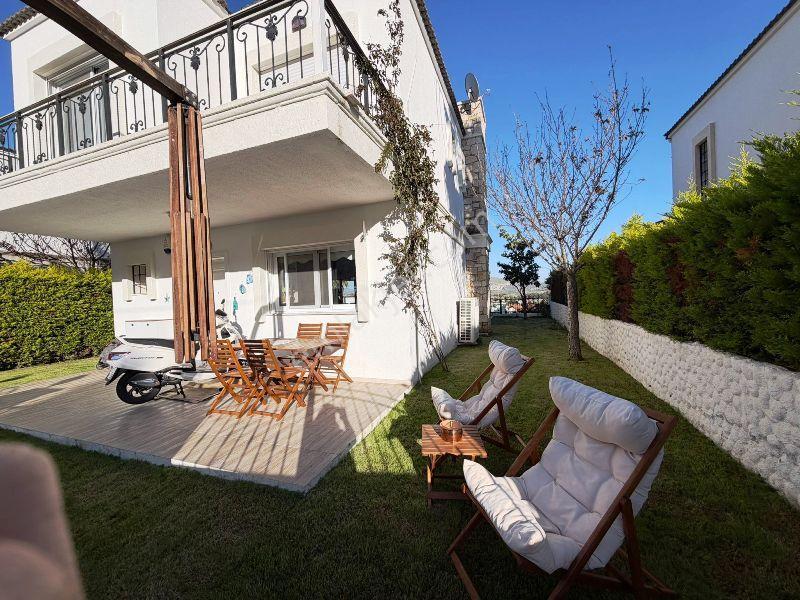 Alaçatı Port Yolu Üzerinde Kiralık Havuzlu Sitede Tek Müstakil 3+1 Lüks Villa - Görsel 8