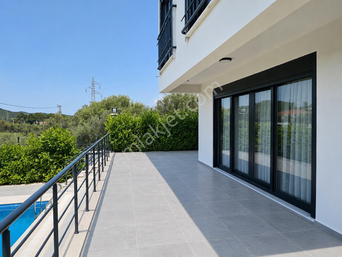Pelitköy’de Müstakil Havuzlu Lüks Villa | 4+1 Özel Tasarım | Zeytinlikler İçinde Doğayla İç İçe - Görsel 4