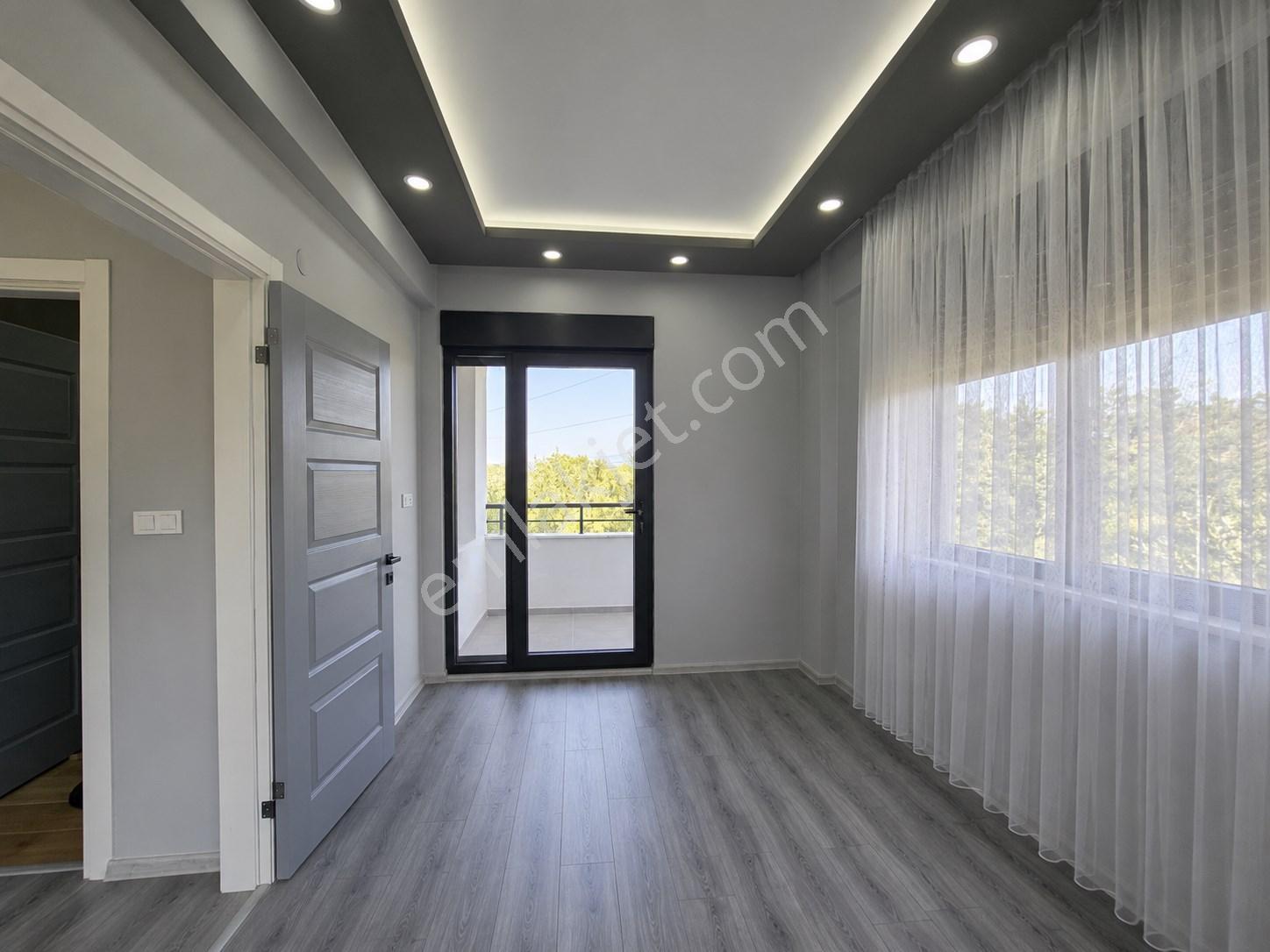 Pelitköy’de Müstakil Havuzlu Lüks Villa | 4+1 Özel Tasarım | Zeytinlikler İçinde Doğayla İç İçe - Görsel 35
