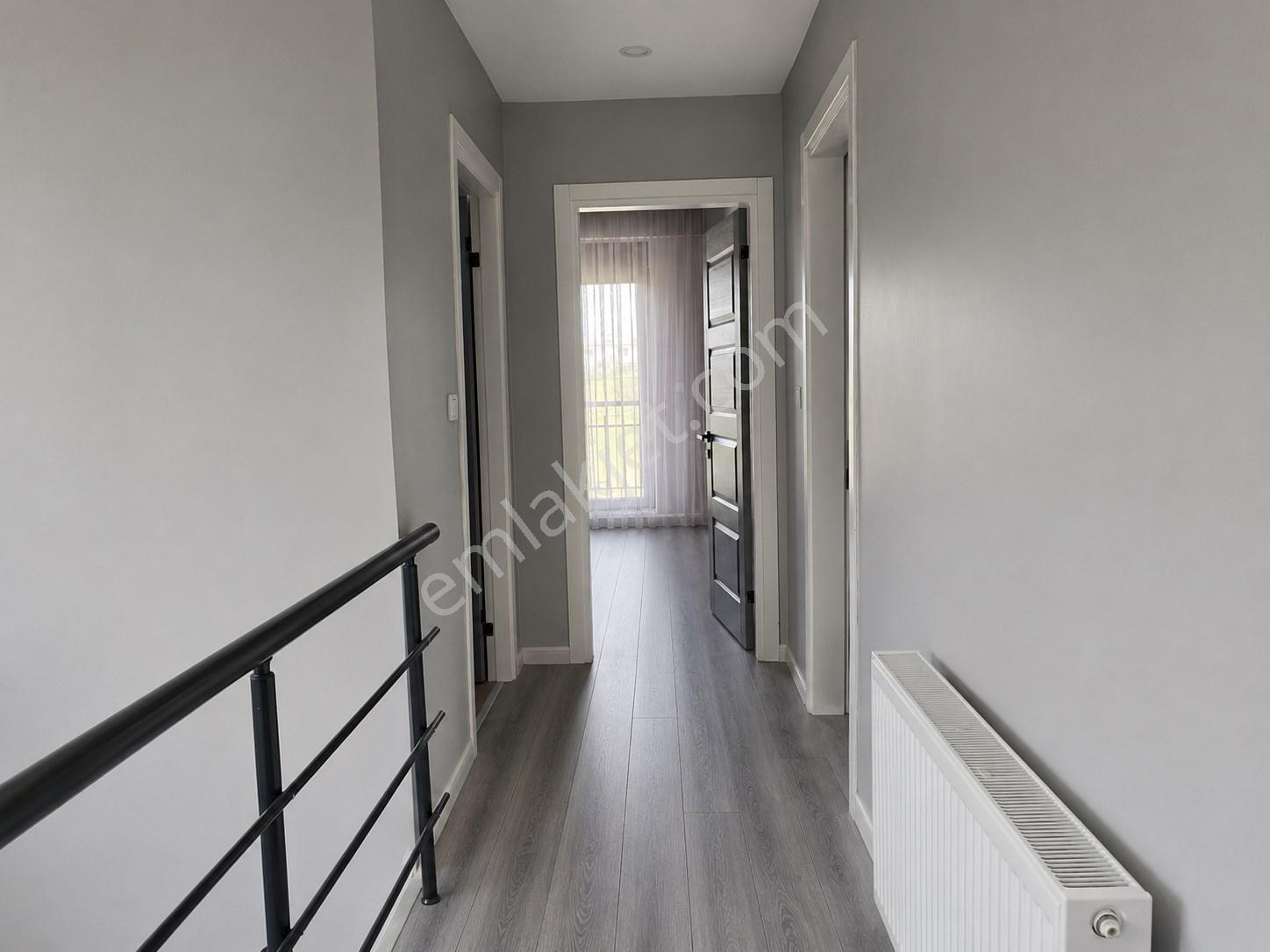 Pelitköy’de Müstakil Havuzlu Lüks Villa | 4+1 Özel Tasarım | Zeytinlikler İçinde Doğayla İç İçe - Görsel 24