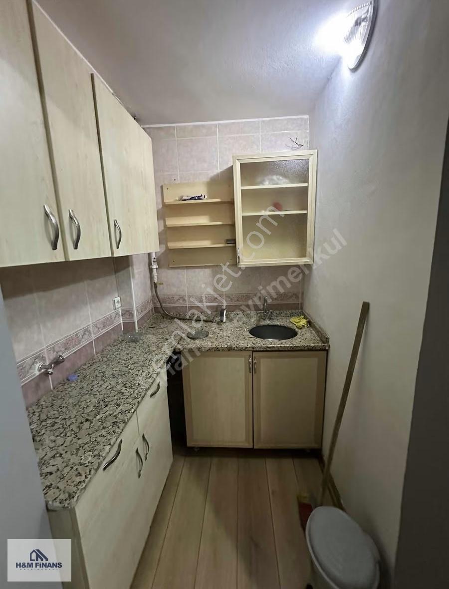 Çekmeköy Merkez Mah.kaymakamlık Belediye Komşu 2+1 Kiralık Ofis