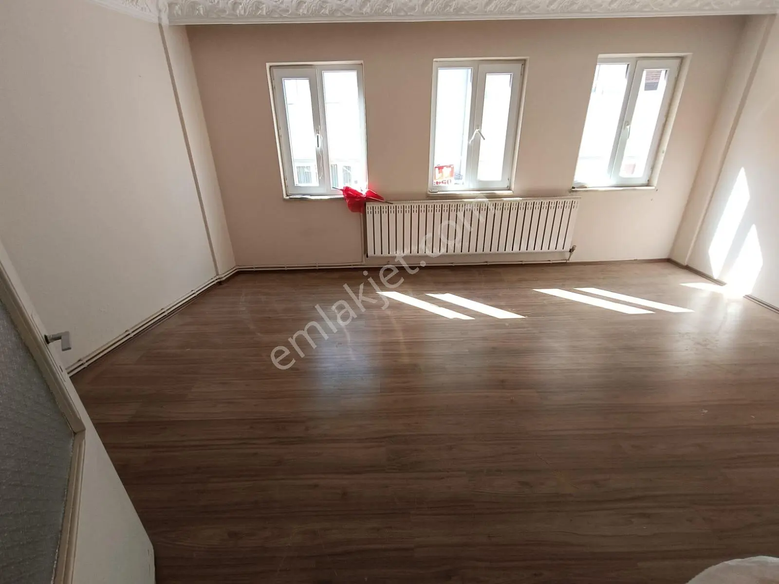 Gözde Gayrimenkul'den Maksem Meydanda Kiralık Daire