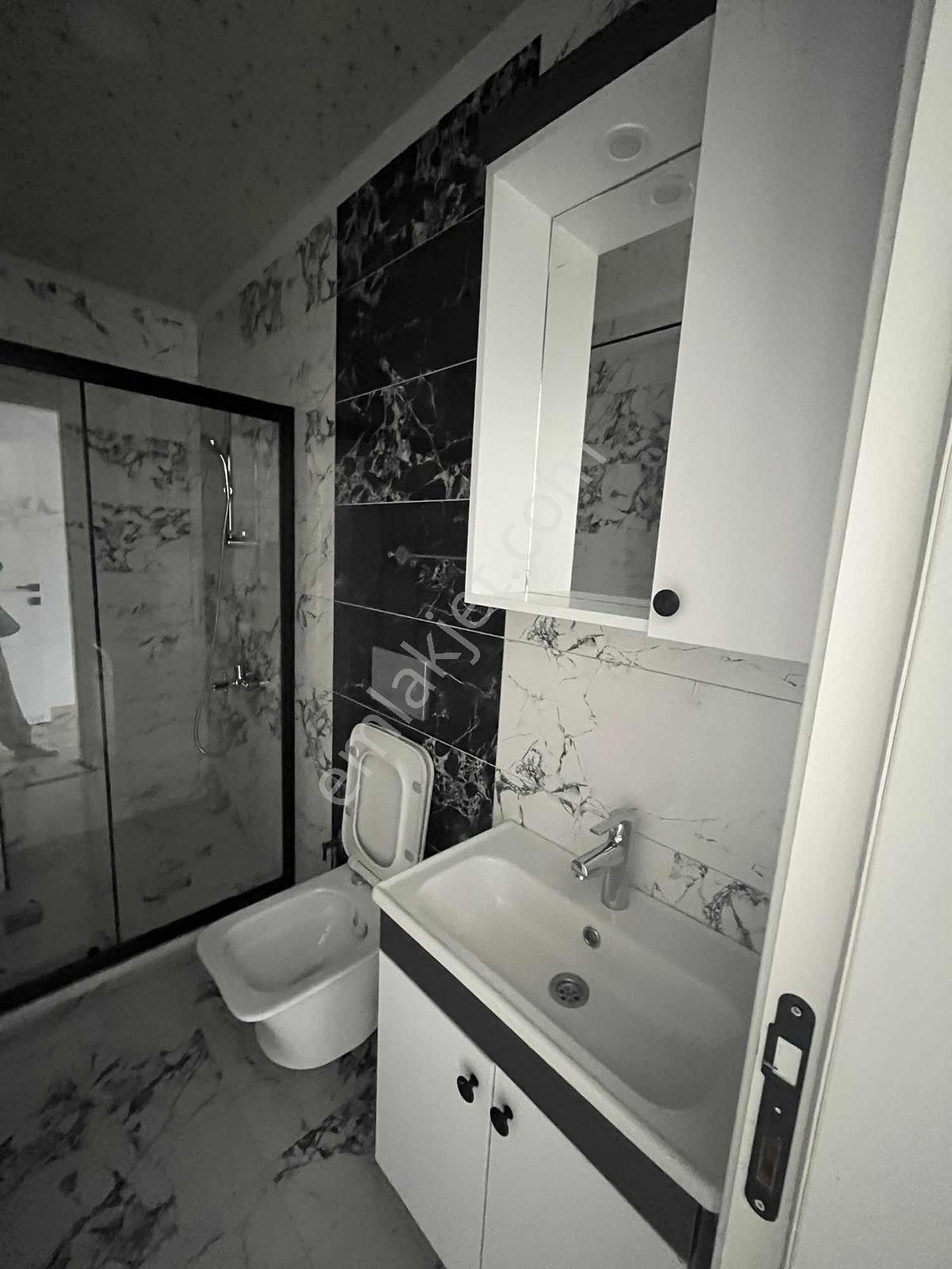 Lavınıa'dan Ebeveyn Banyolu Kiralık Daire - Görsel 24