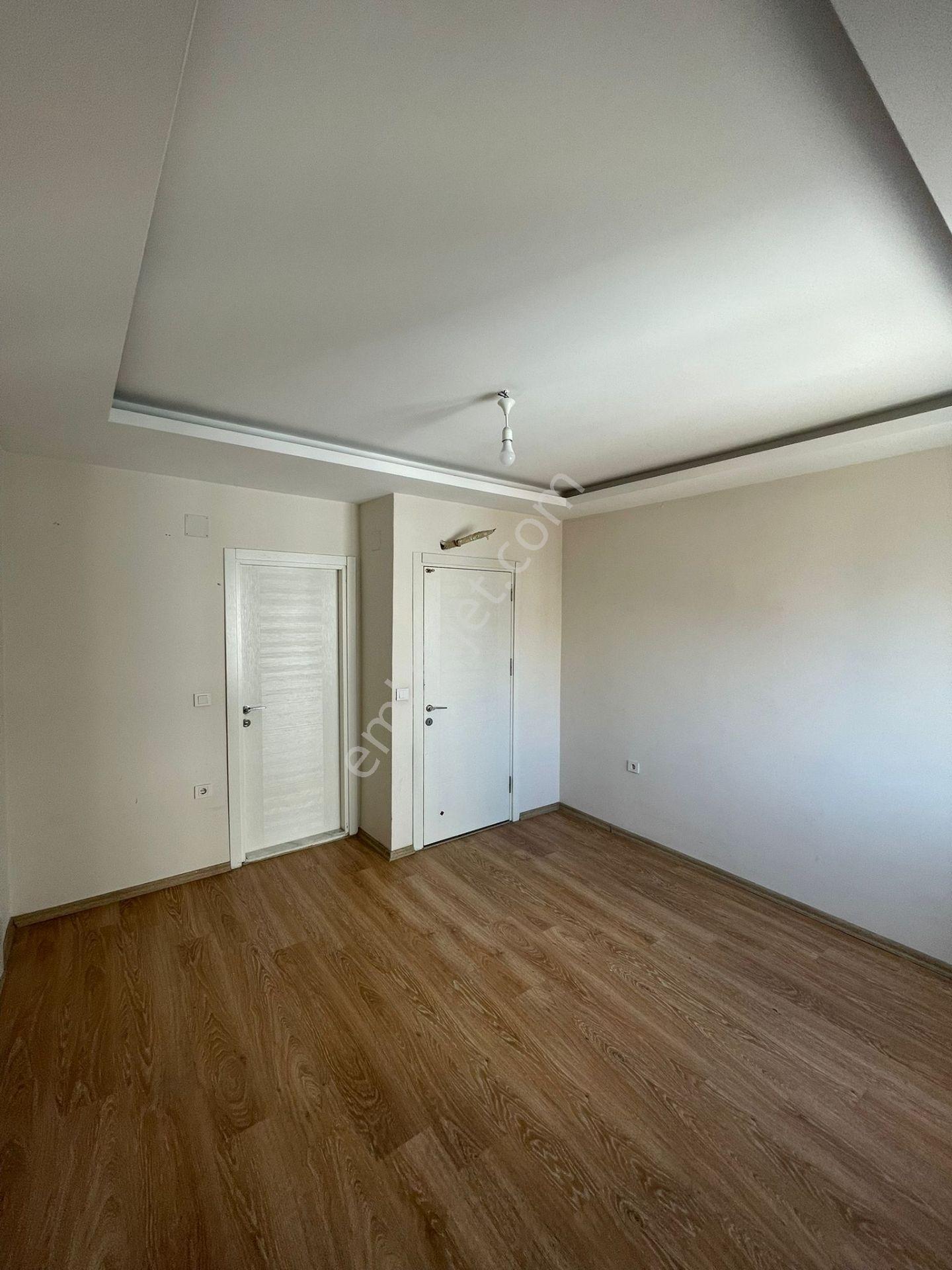 Mavi Bulvar Groseri Market Civarı 3+1 Kombili Daire - Görsel 14