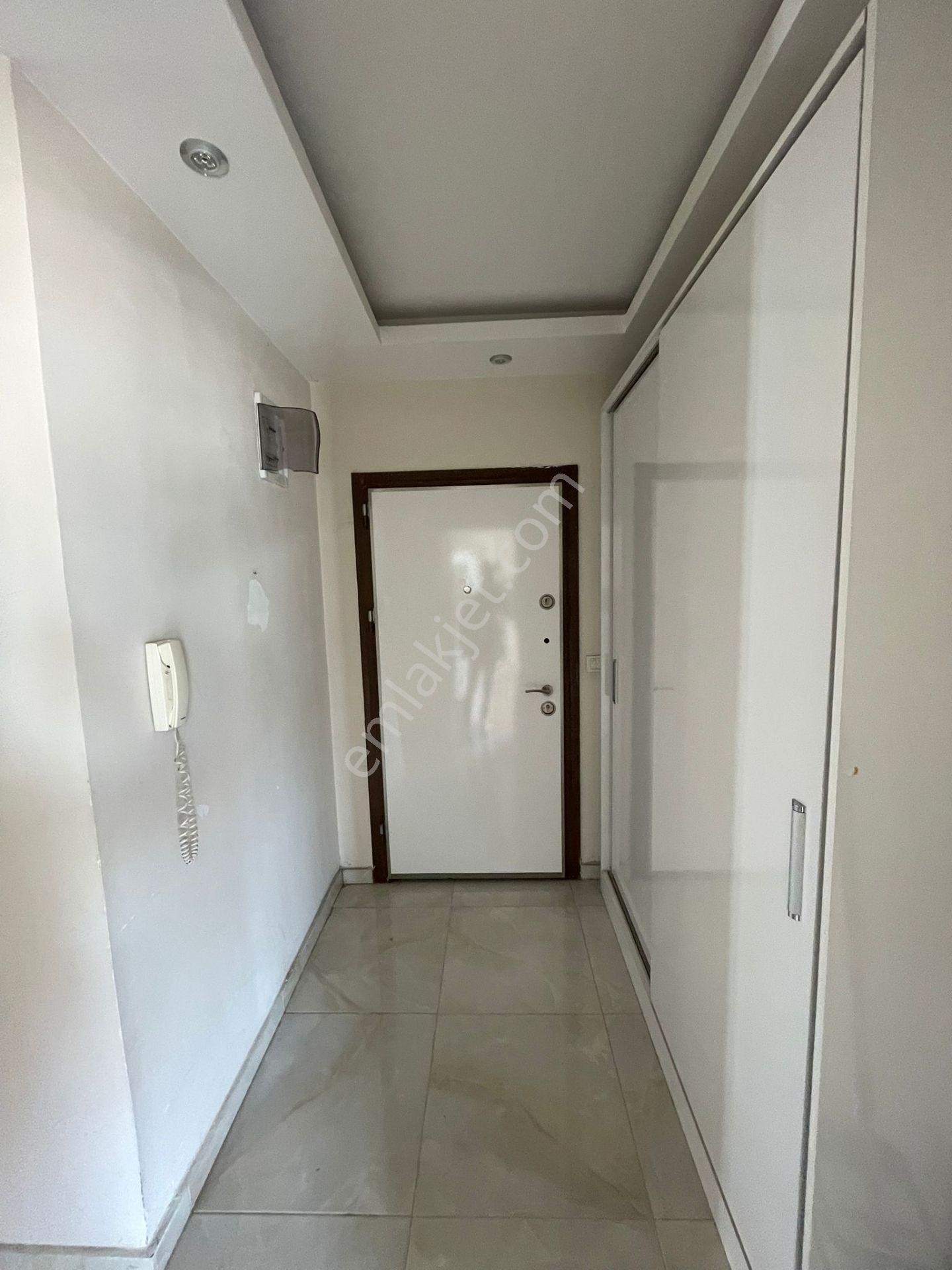 Mavi Bulvar Groseri Market Civarı 3+1 Kombili Daire - Görsel 6