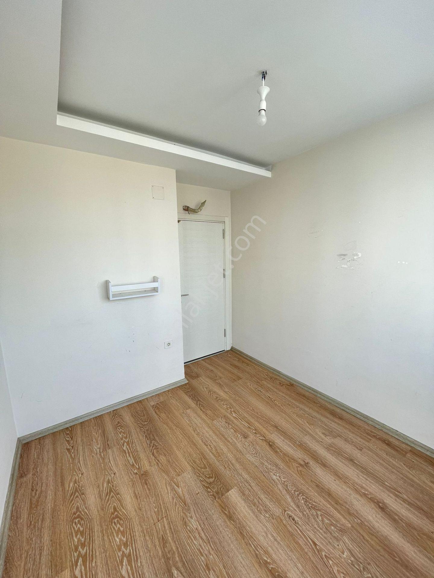 Mavi Bulvar Groseri Market Civarı 3+1 Kombili Daire - Görsel 24