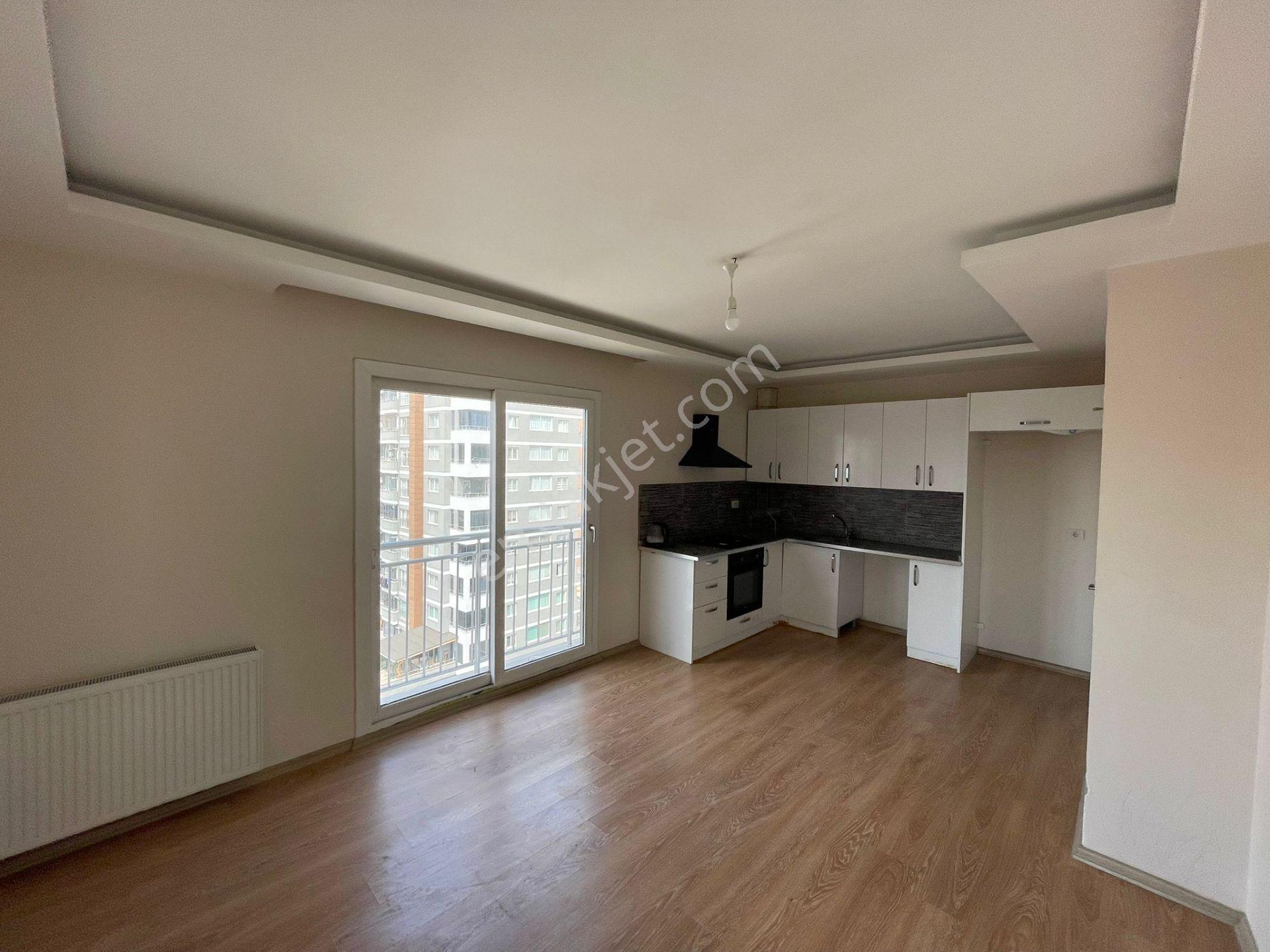 Mavi Bulvar Groseri Market Civarı 3+1 Kombili Daire - Görsel 3