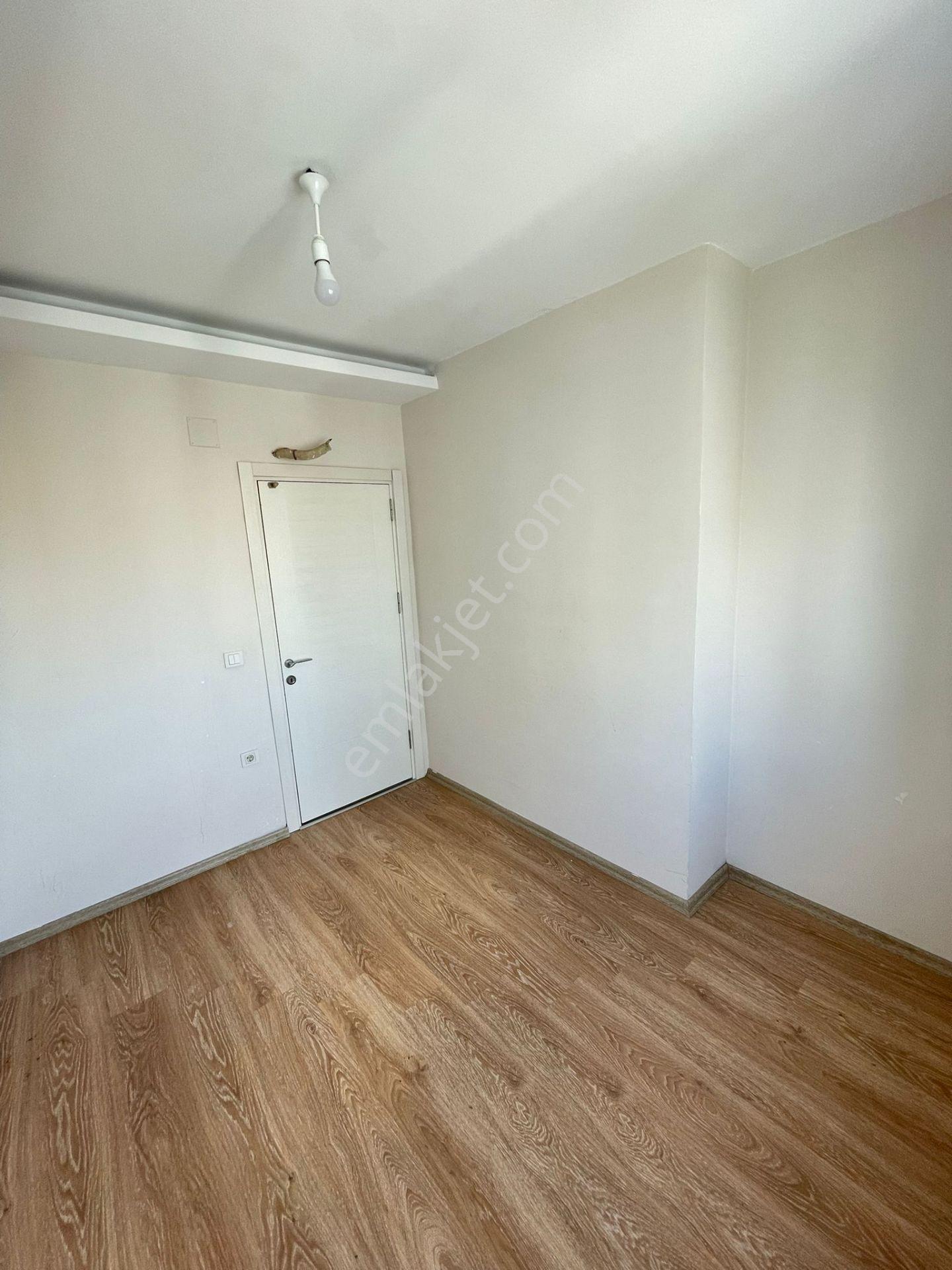 Mavi Bulvar Groseri Market Civarı 3+1 Kombili Daire - Görsel 20