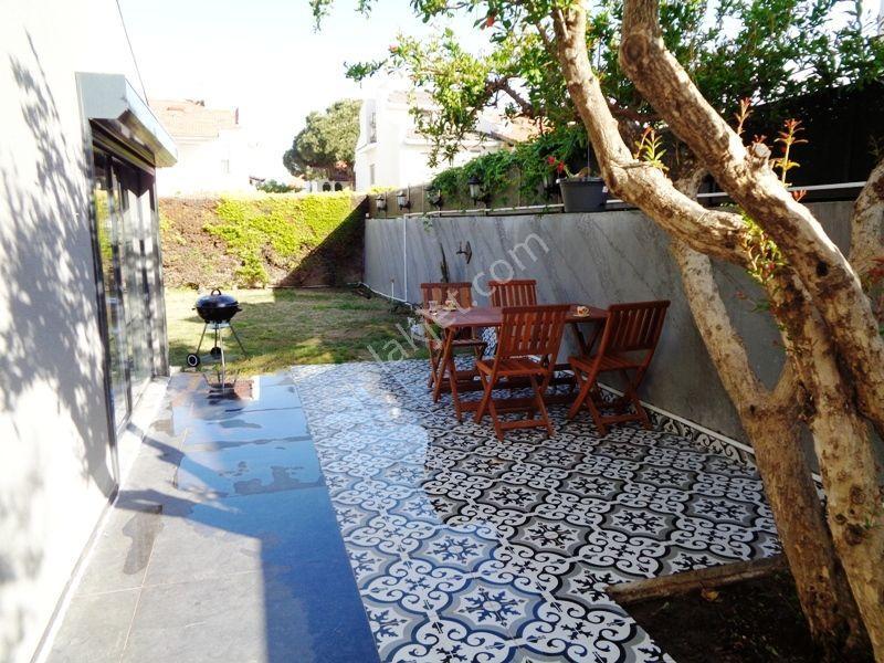 Alaçatı'da Ilıca Denize Çok Yakın Kiralık Müstakil Geniş Bahçeli 3+1 Lüks Villa - Görsel 33