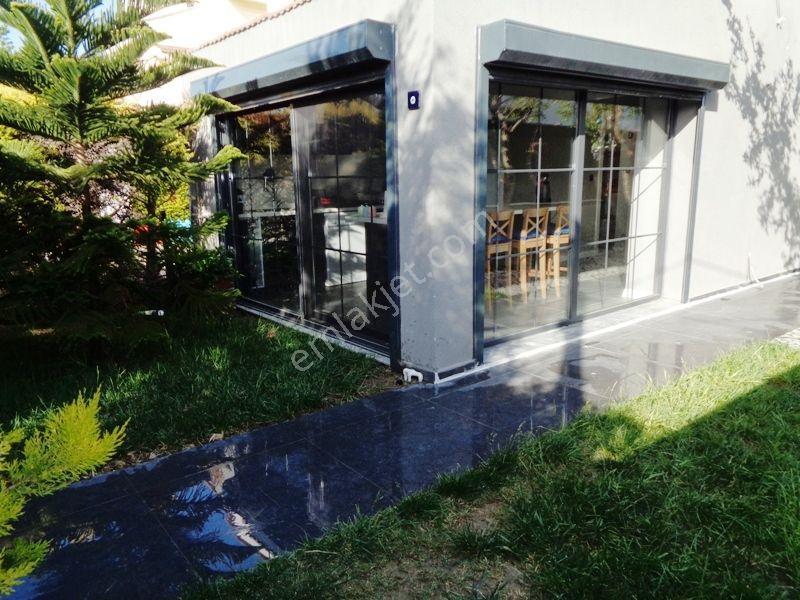 Alaçatı'da Ilıca Denize Çok Yakın Kiralık Müstakil Geniş Bahçeli 3+1 Lüks Villa - Görsel 35