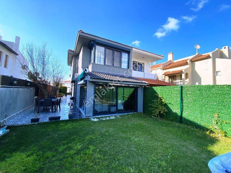 Alaçatı'da Ilıca Denize Çok Yakın Kiralık Müstakil Geniş Bahçeli 3+1 Lüks Villa - Görsel 2