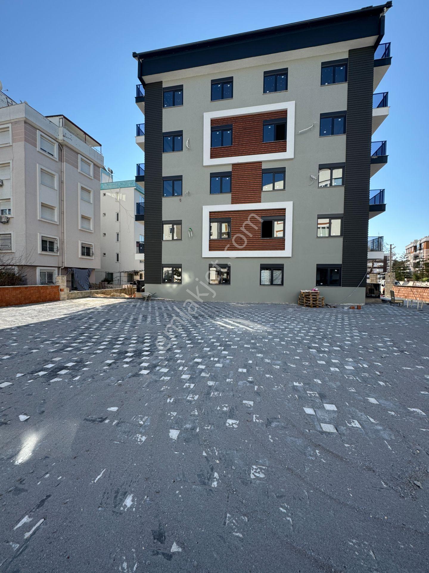 Kızıltoprakta Çift Banyolu Katta Sıfır Geniş 2+1 Daire - Görsel 30