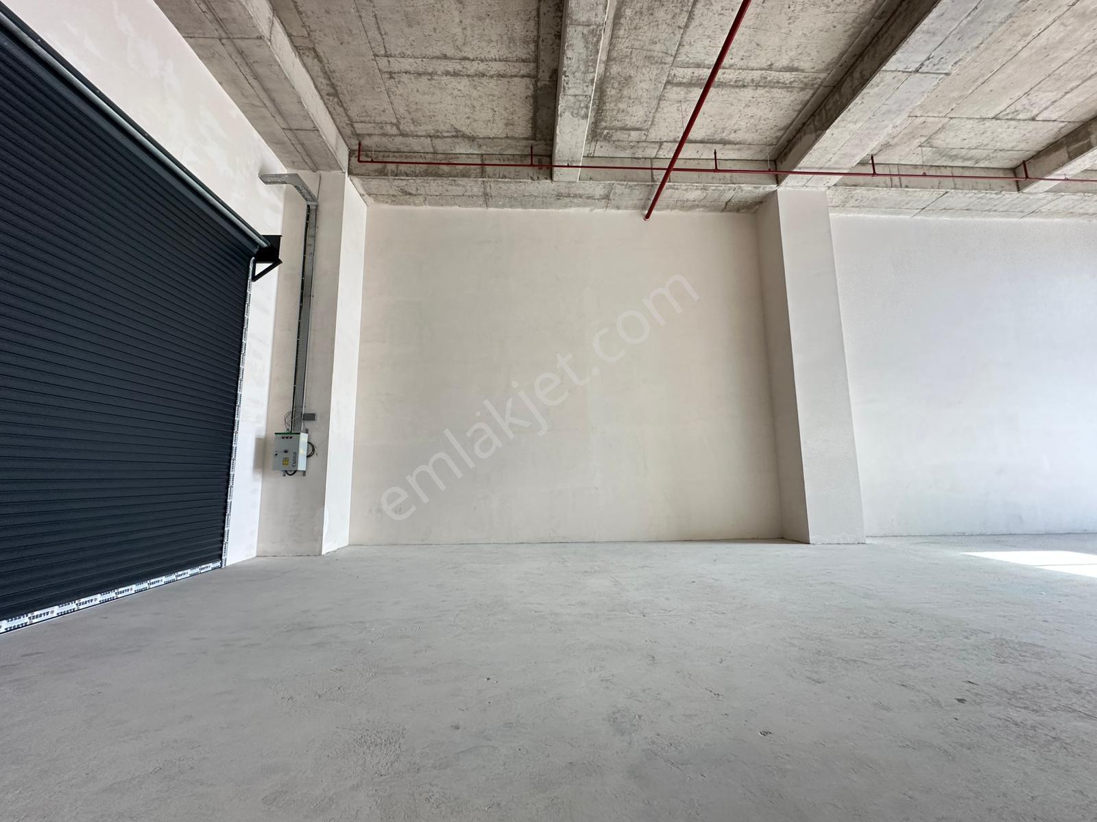 İstanbul Martim E5 Kdv Avantajlı 180m2 + 25m2 Kiralık İşyeri - Görsel 17