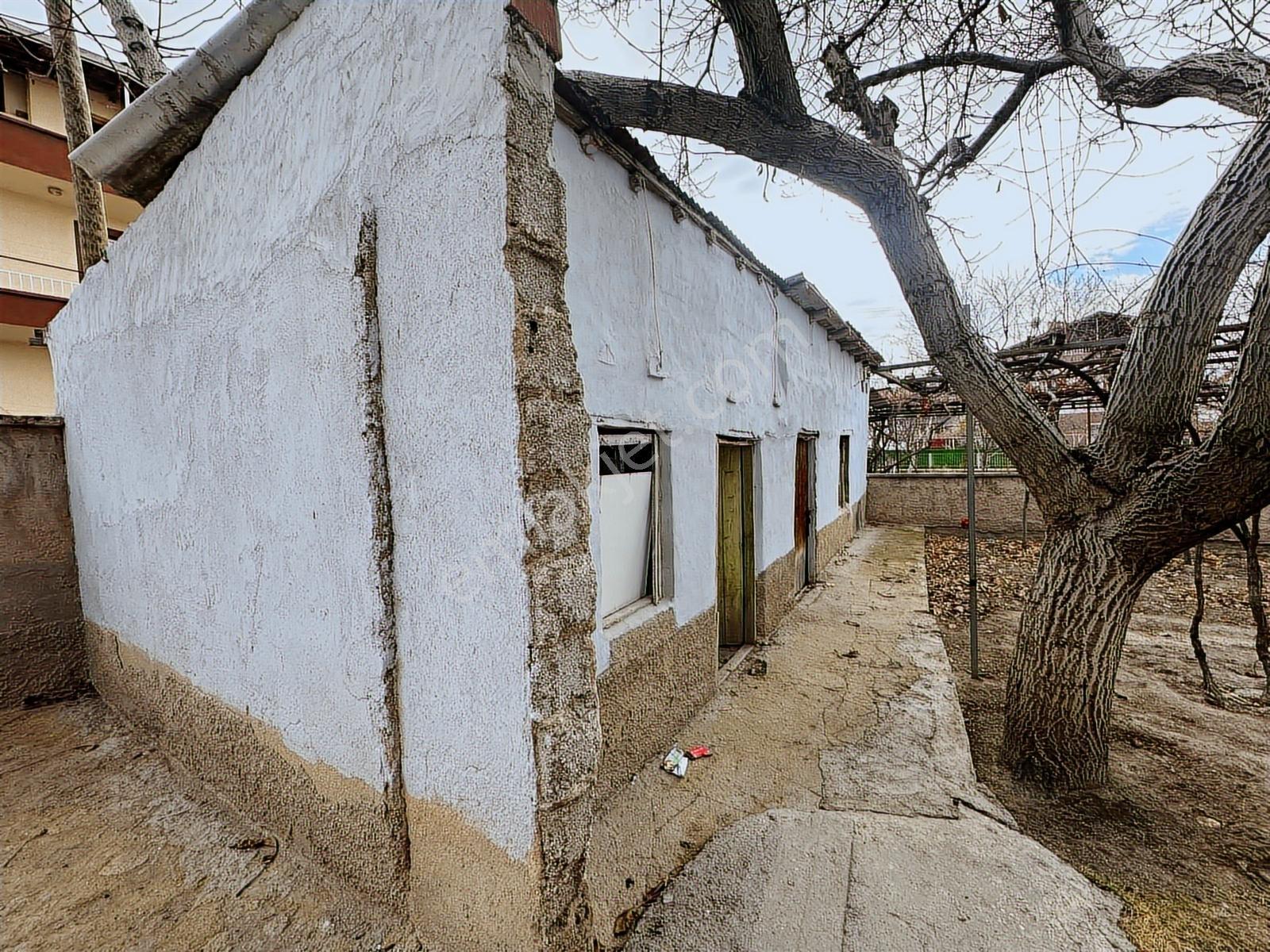 Bor Yenigöçmen Mah Satılık 2 Katlı(ayrı) 2+1 Satılık Müstakil Ev - Görsel 22