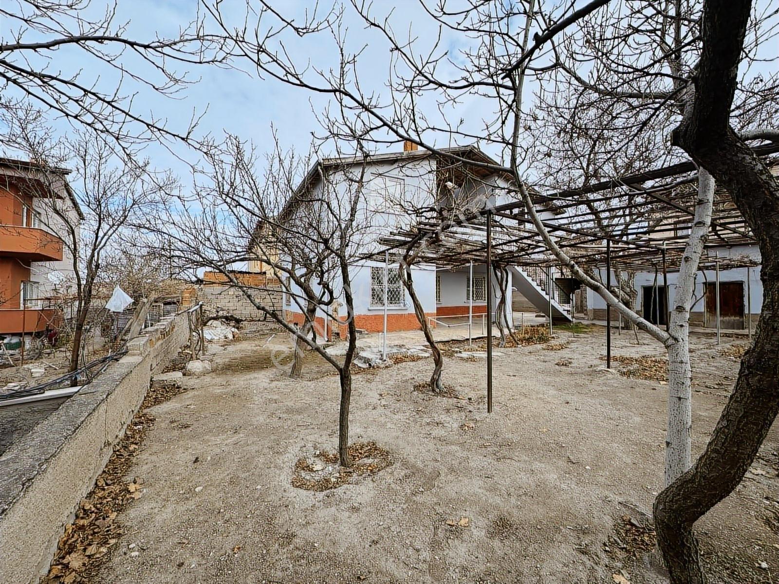 Bor Yenigöçmen Mah Satılık 2 Katlı(ayrı) 2+1 Satılık Müstakil Ev - Görsel 28