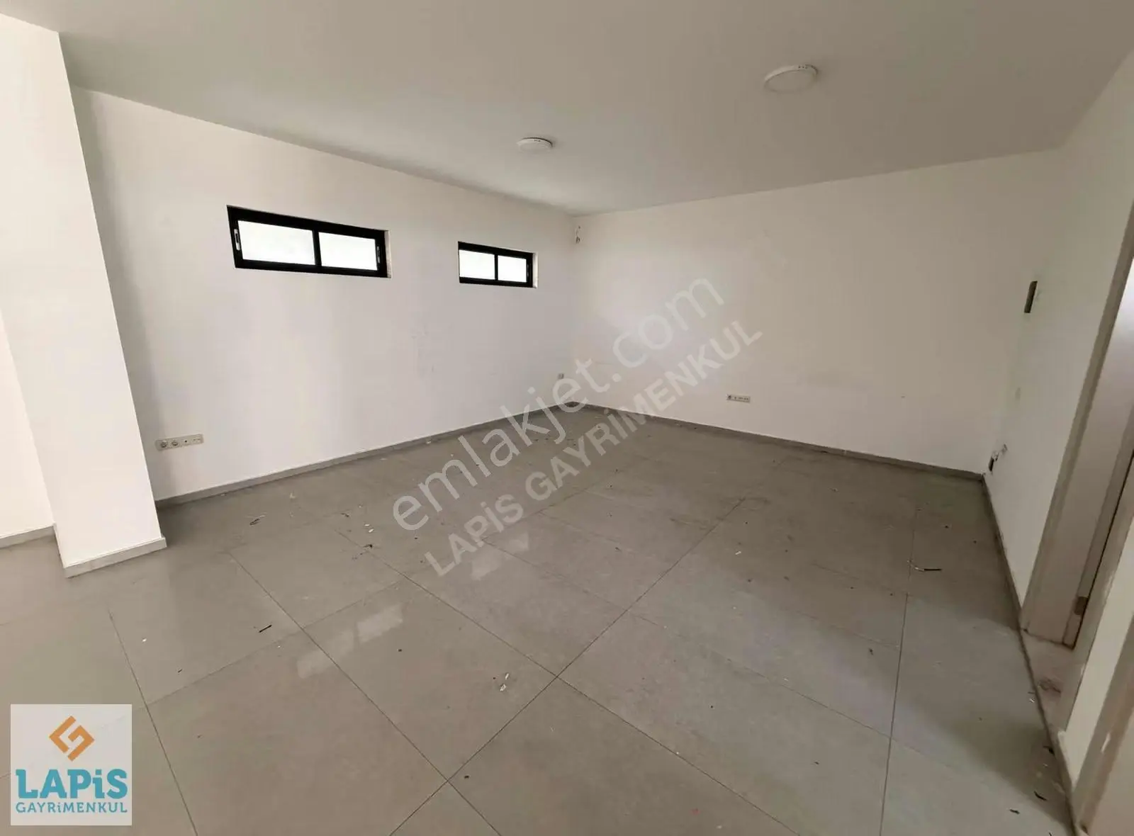 Merkezde Egemed Hastanesi Sokağı Her İşe Uygun 4metre Yukseklik - Görsel 3