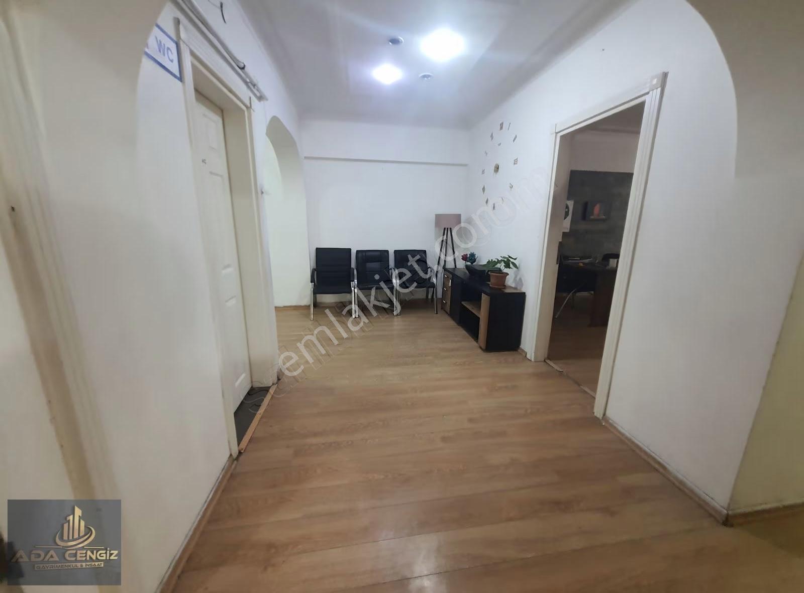 Çark Caddesinde Geniş Teras Kullanım Lı Daire - Görsel 10