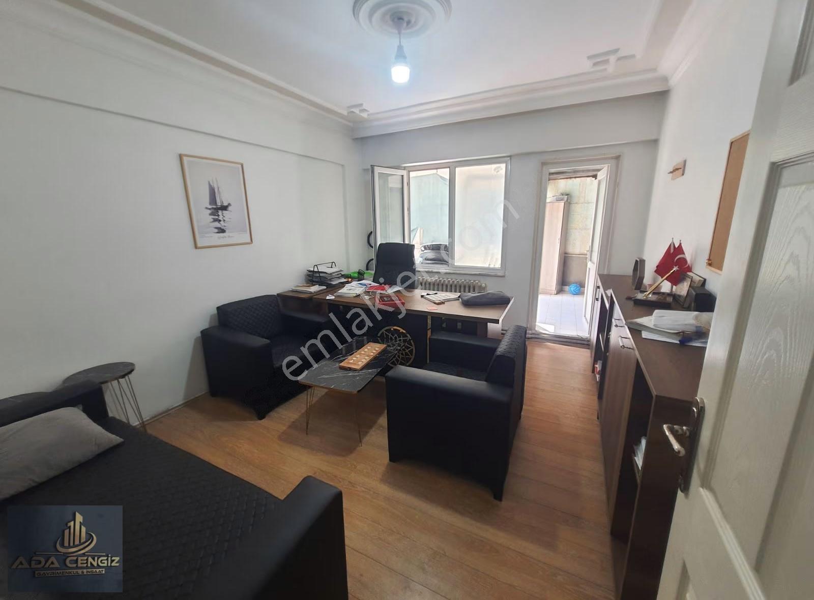 Çark Caddesinde Geniş Teras Kullanım Lı Daire - Görsel 18