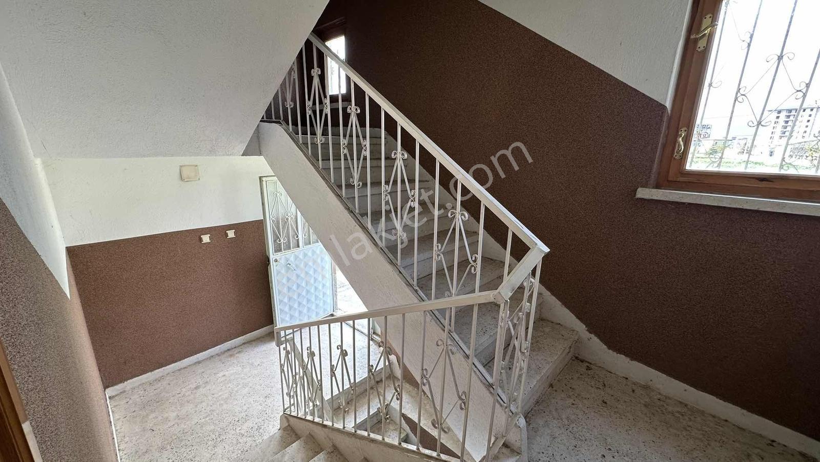Emin Emlaktan 8 Kat İmar Avantajlı,villa Bölgesinde Müstakil Ev - Görsel 28