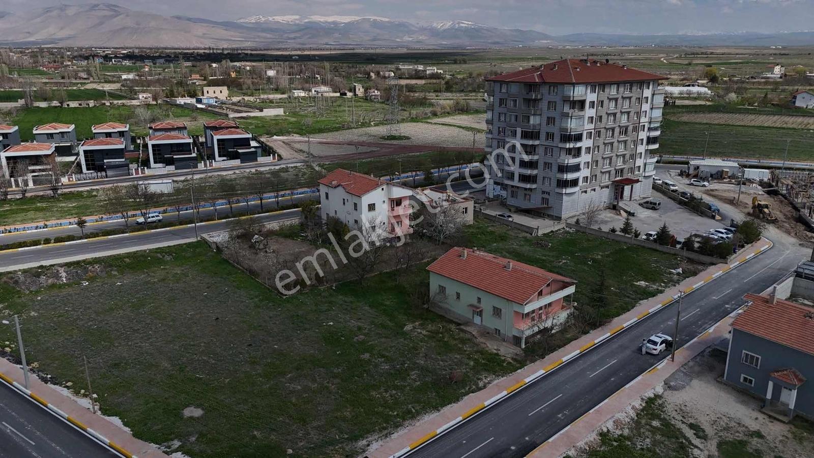Emin Emlaktan 8 Kat İmar Avantajlı,villa Bölgesinde Müstakil Ev - Görsel 14