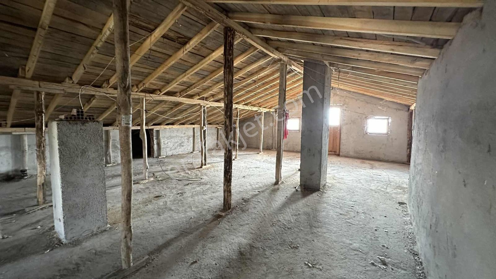 Emin Emlaktan 8 Kat İmar Avantajlı,villa Bölgesinde Müstakil Ev - Görsel 21