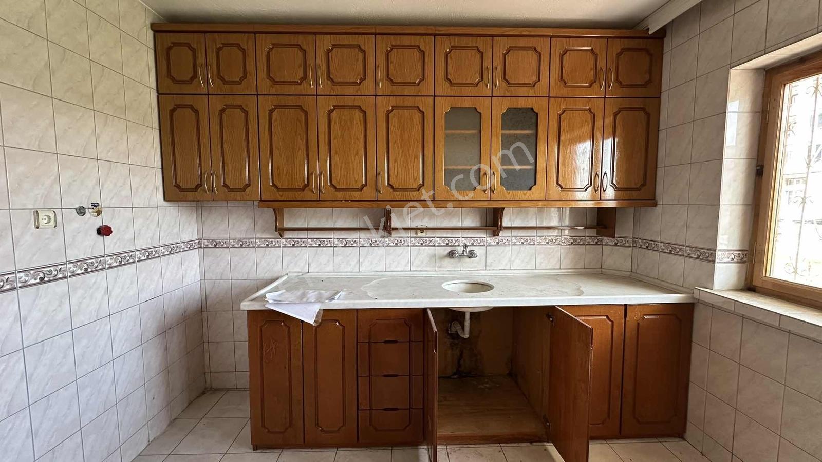 Emin Emlaktan 8 Kat İmar Avantajlı,villa Bölgesinde Müstakil Ev - Görsel 12
