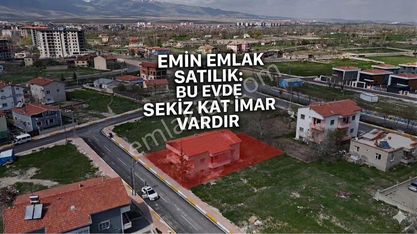 Emin Emlaktan 8 Kat İmar Avantajlı,villa Bölgesinde Müstakil Ev - Görsel 7