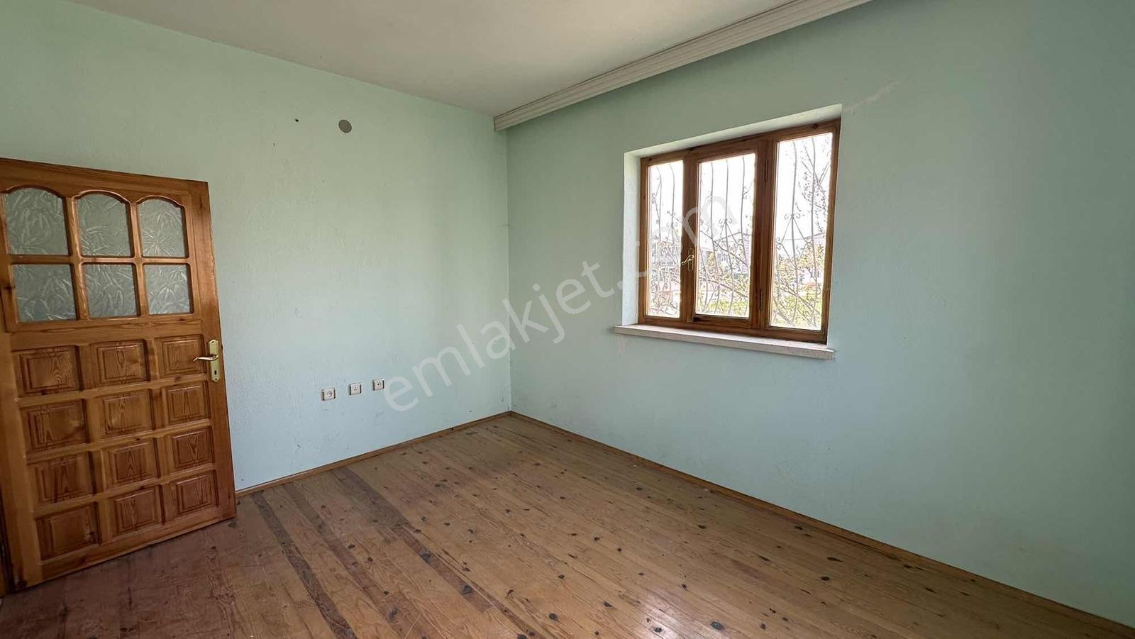 Emin Emlaktan 8 Kat İmar Avantajlı,villa Bölgesinde Müstakil Ev - Görsel 36