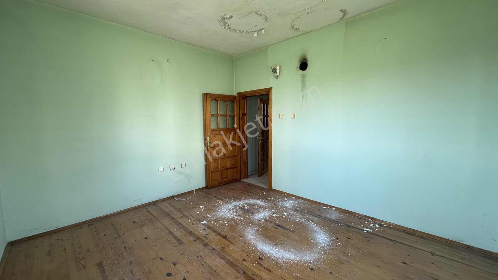 Emin Emlaktan 8 Kat İmar Avantajlı,villa Bölgesinde Müstakil Ev - Görsel 35
