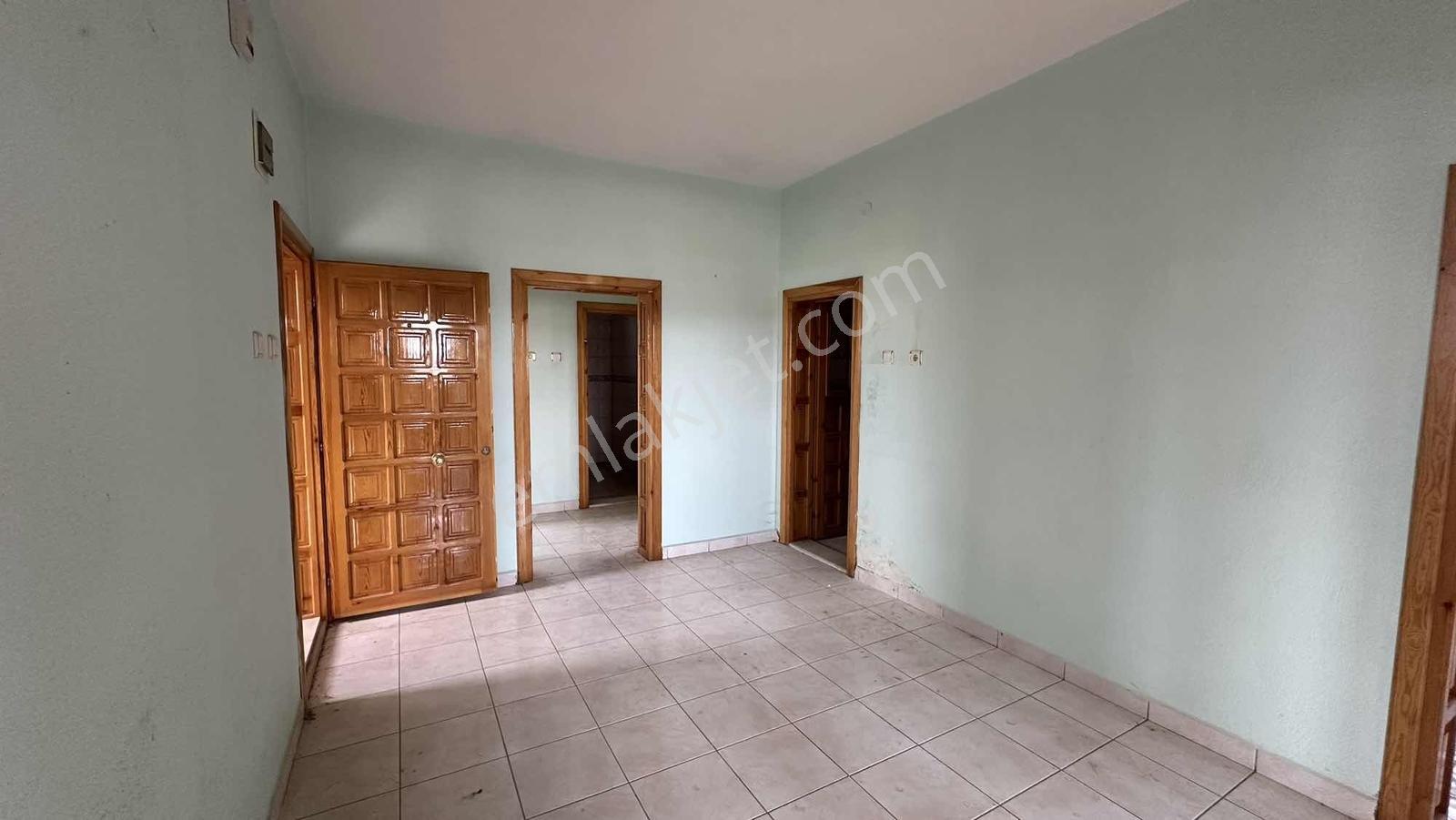 Emin Emlaktan 8 Kat İmar Avantajlı,villa Bölgesinde Müstakil Ev - Görsel 23