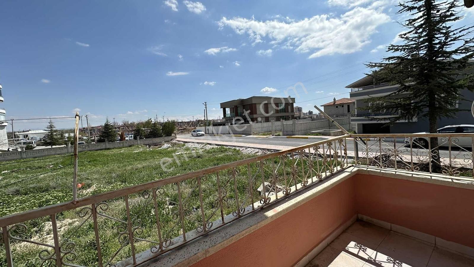 Emin Emlaktan 8 Kat İmar Avantajlı,villa Bölgesinde Müstakil Ev - Görsel 16