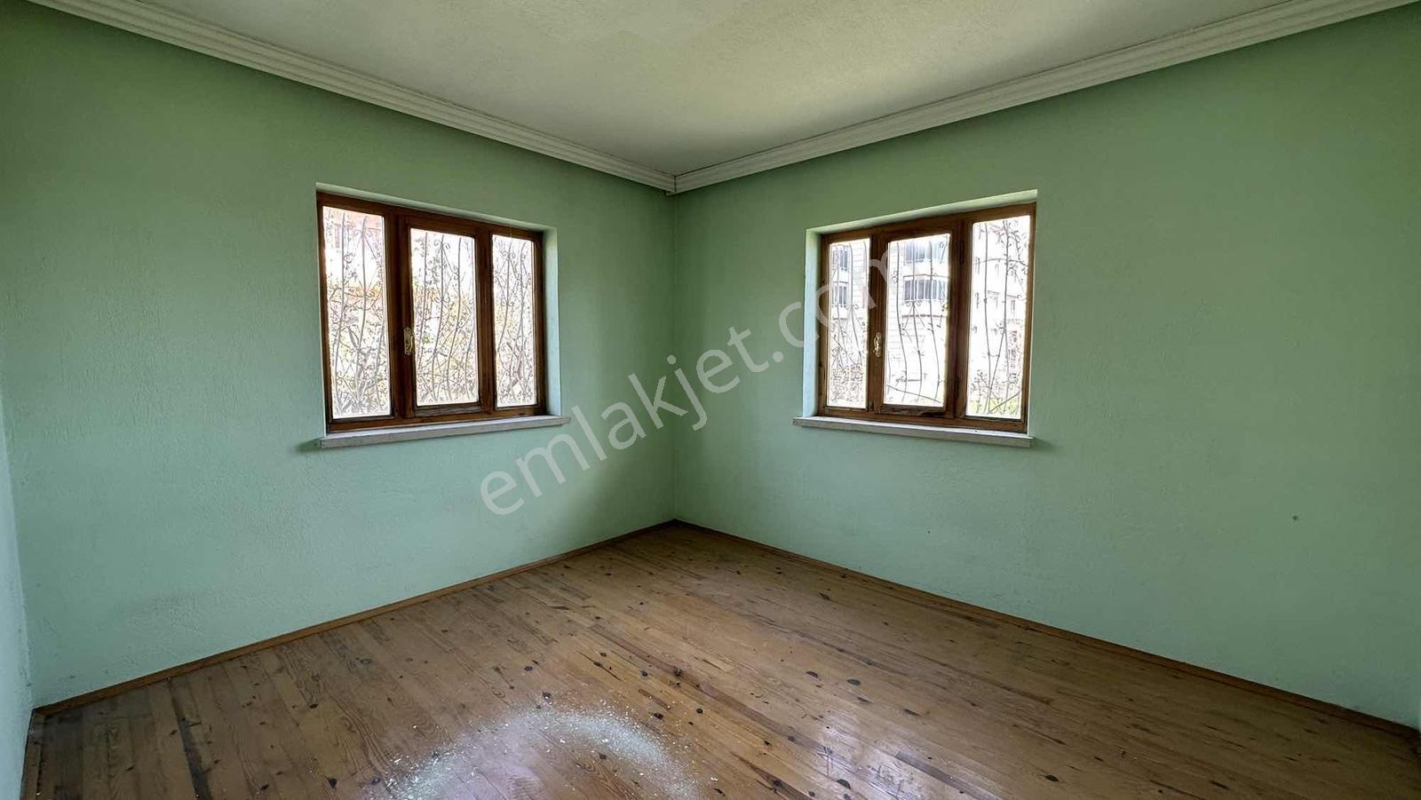 Emin Emlaktan 8 Kat İmar Avantajlı,villa Bölgesinde Müstakil Ev - Görsel 22
