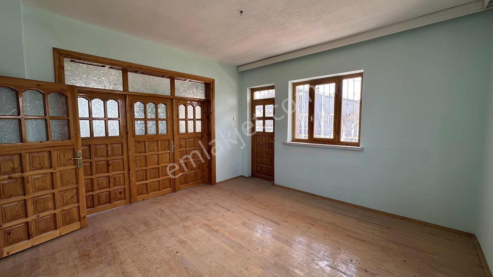 Emin Emlaktan 8 Kat İmar Avantajlı,villa Bölgesinde Müstakil Ev - Görsel 40