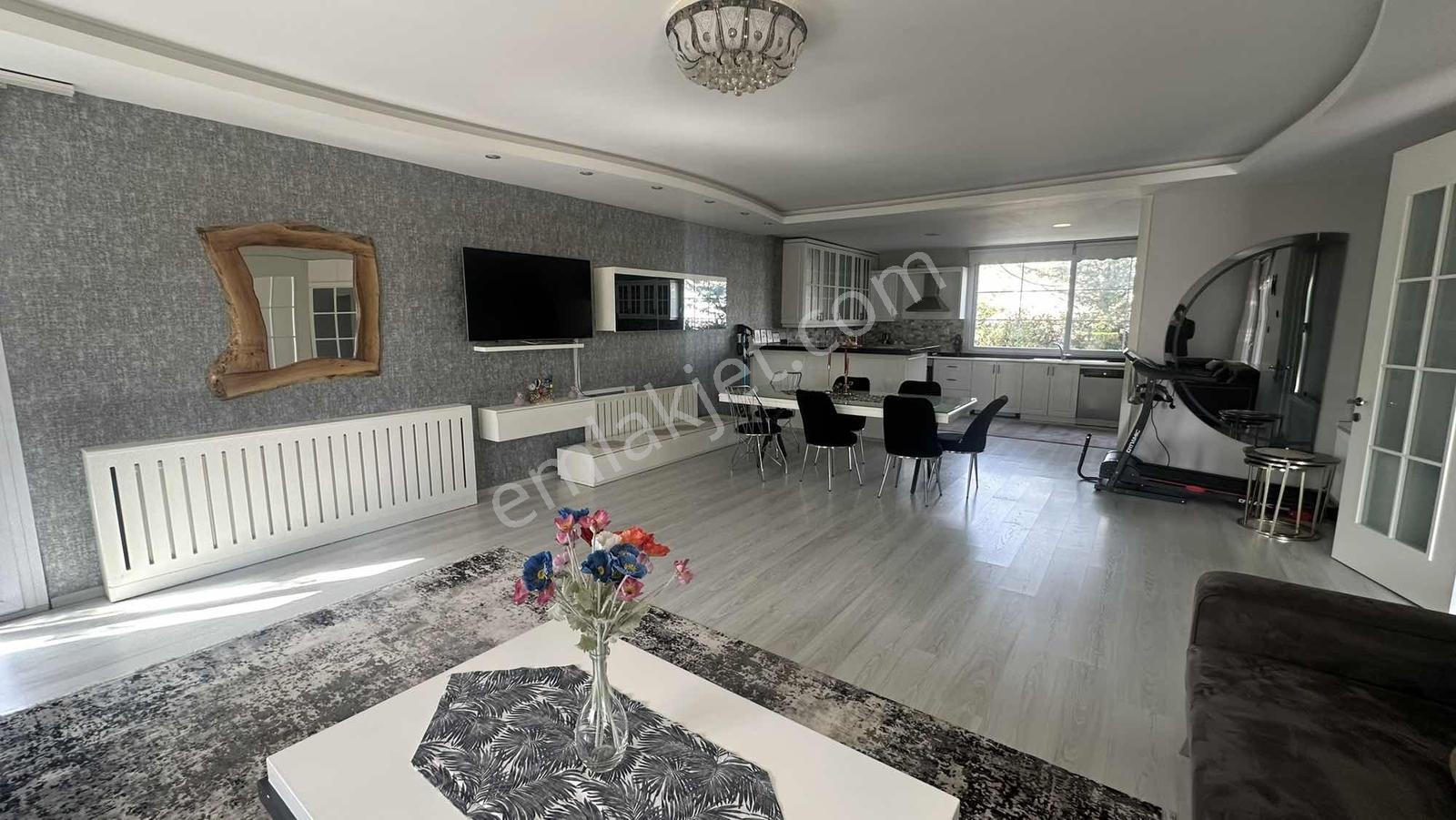 Sazlıca'da Ana Yol Üzeri Ticari İmarlı - Full Eşyalı Lüks Villa - Görsel 37