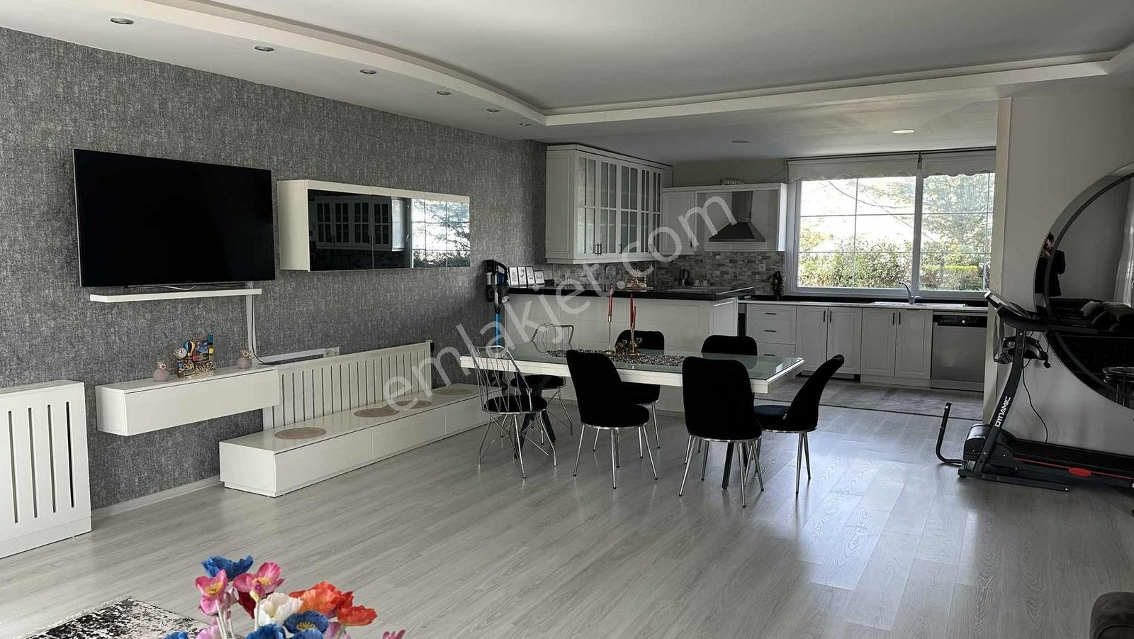 Sazlıca'da Ana Yol Üzeri Ticari İmarlı - Full Eşyalı Lüks Villa - Görsel 31