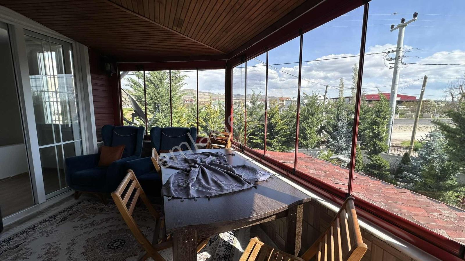 Sazlıca'da Ana Yol Üzeri Ticari İmarlı - Full Eşyalı Lüks Villa - Görsel 6