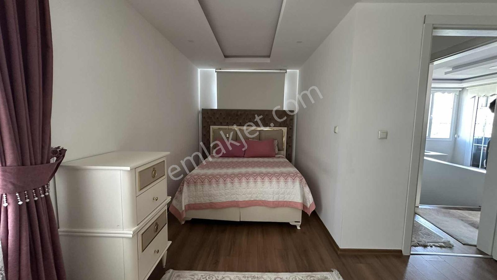 Sazlıca'da Ana Yol Üzeri Ticari İmarlı - Full Eşyalı Lüks Villa - Görsel 26