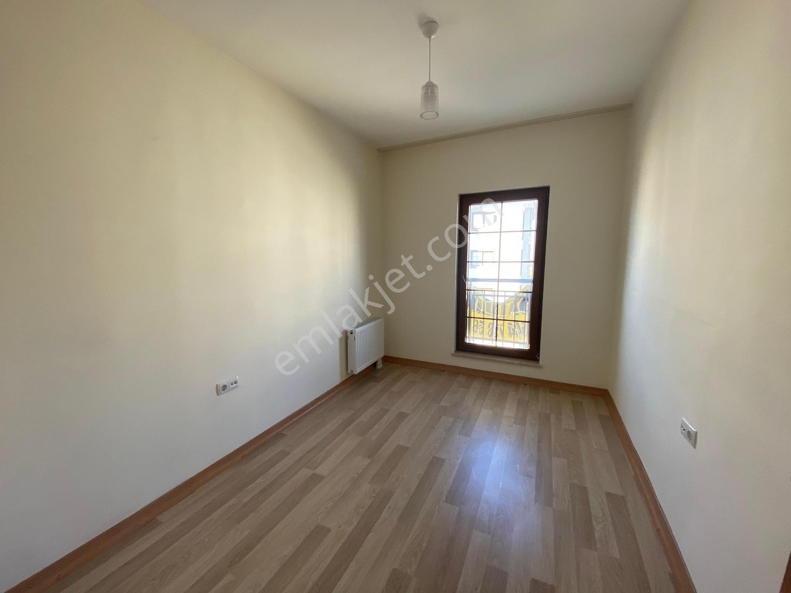 Emin Emlak Bor Bahçeli Tokide Satılık 2+1 Full+full 3. Kat Ev - Görsel 10