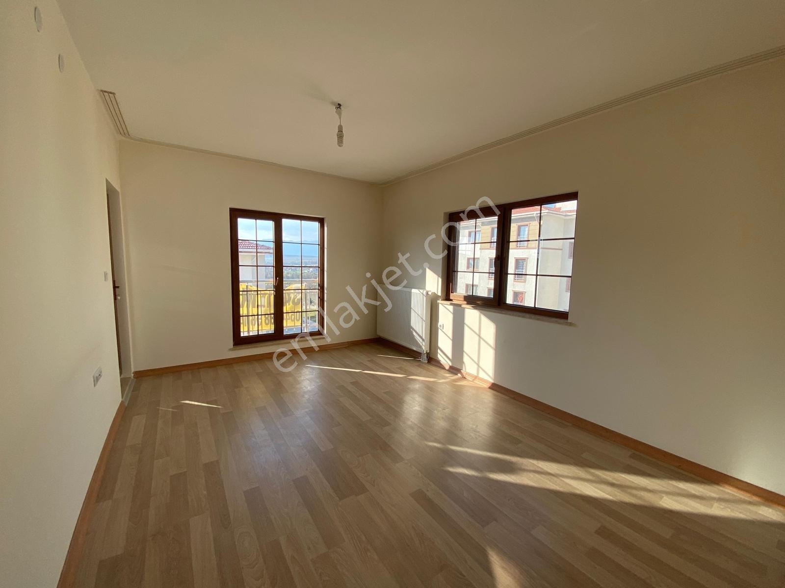 Emin Emlak Bor Bahçeli Tokide Satılık 2+1 Full+full 3. Kat Ev - Görsel 21