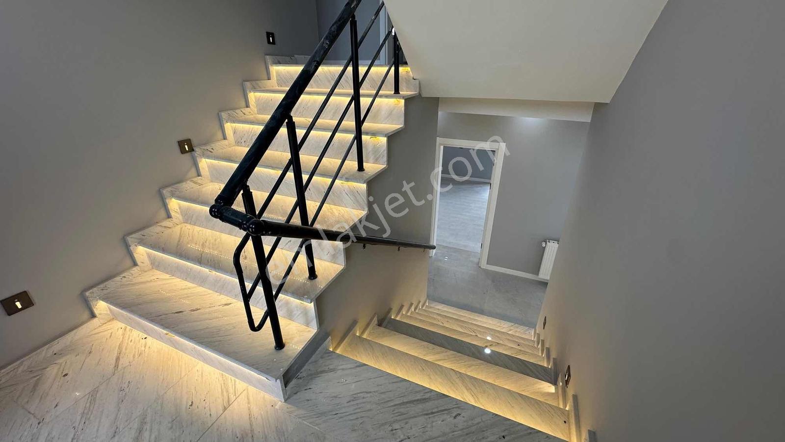 Emin Emlak Bor Bahçeli 6+2 Ultra Lüks 350 M2 Müstakil Ev - Görsel 24