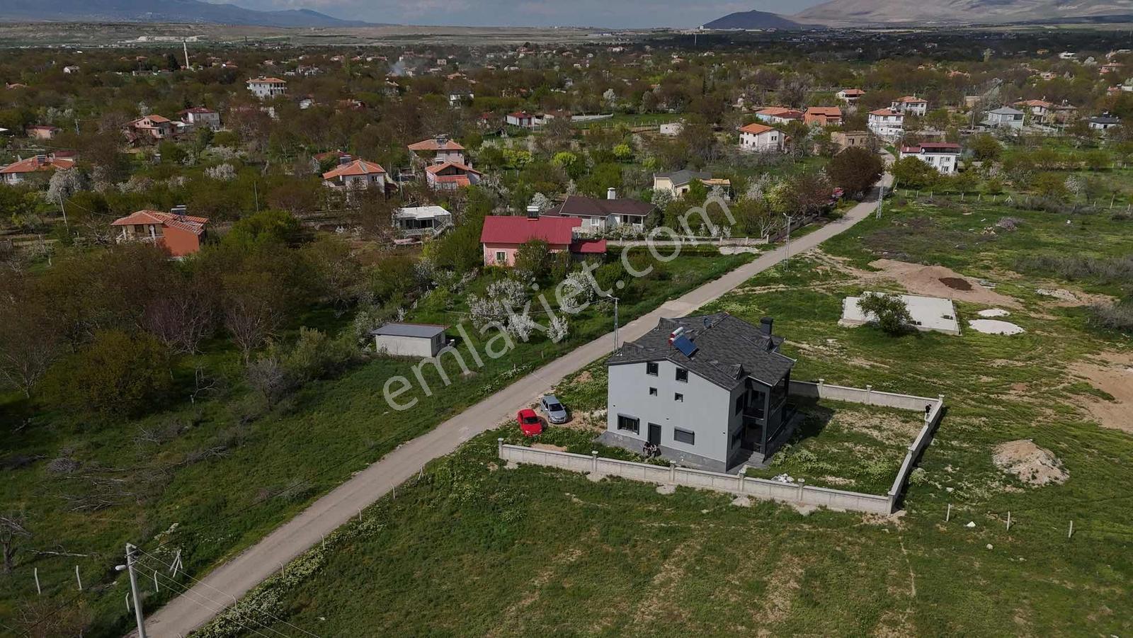 Emin Emlak Bor Bahçeli 6+2 Ultra Lüks 350 M2 Müstakil Ev - Görsel 33